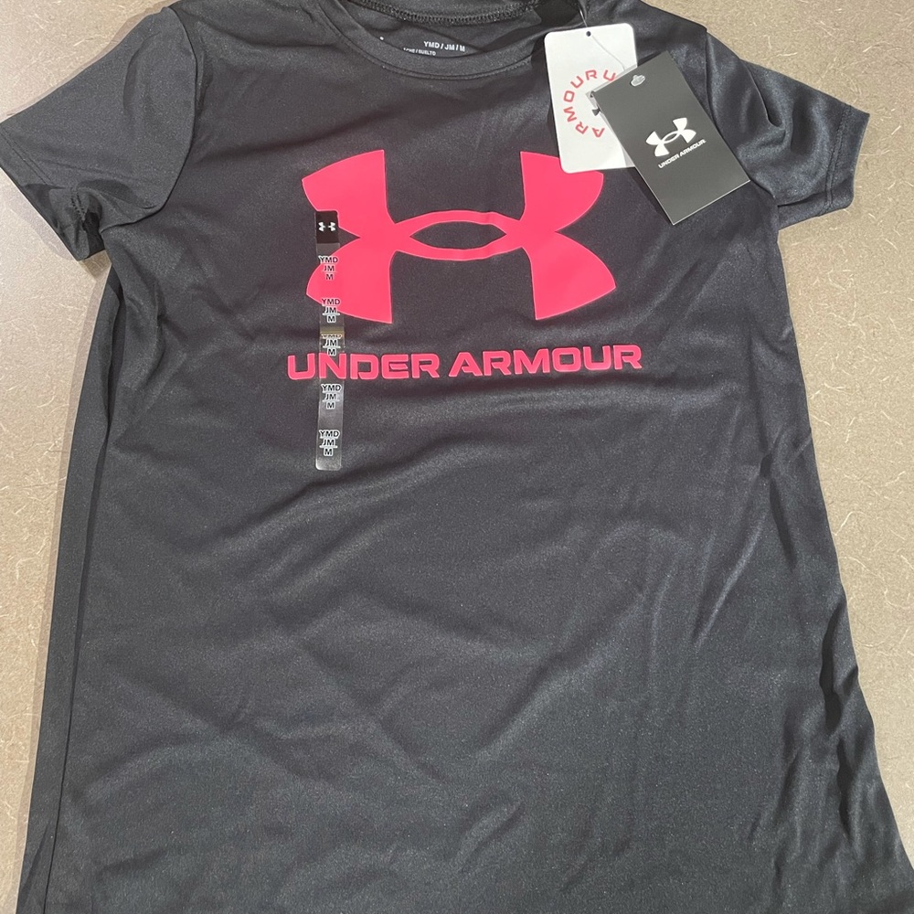 Girl under Armour t-shirt. NWT. Size Youth Medium